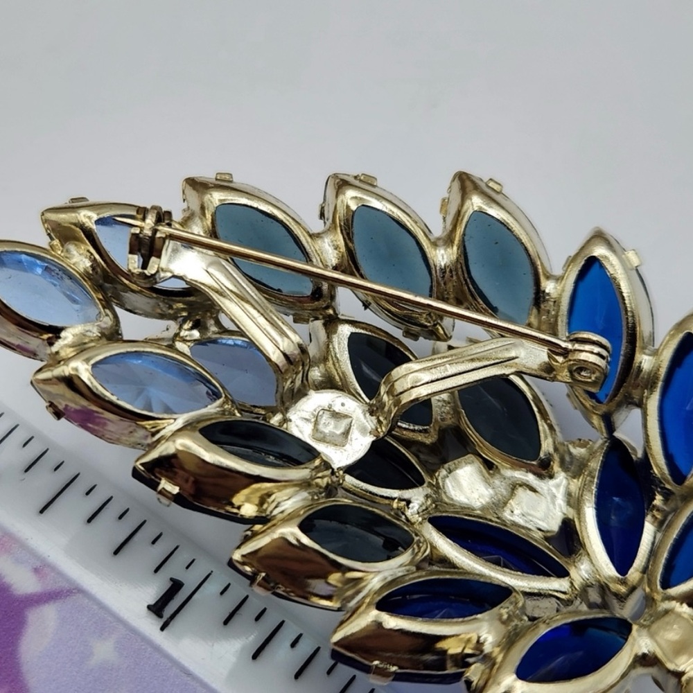 Blue Rhinestone Brooch - Picture 8 of 8
